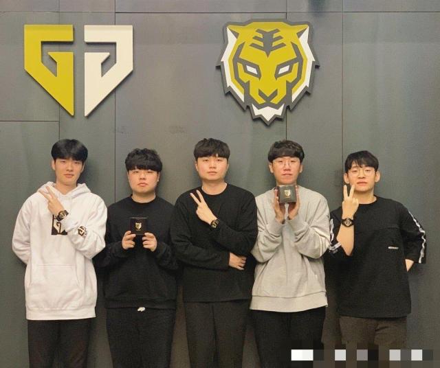 队因此在过 队因此在过