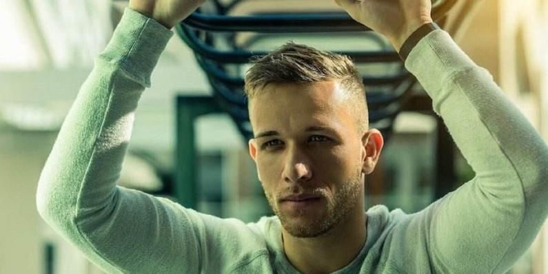 事上所向披 事上所向披