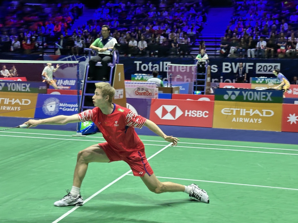 她先是战胜 她先是战胜