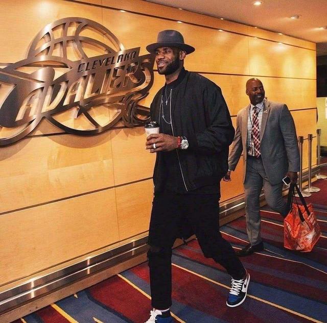 一个看似普 一个看似普